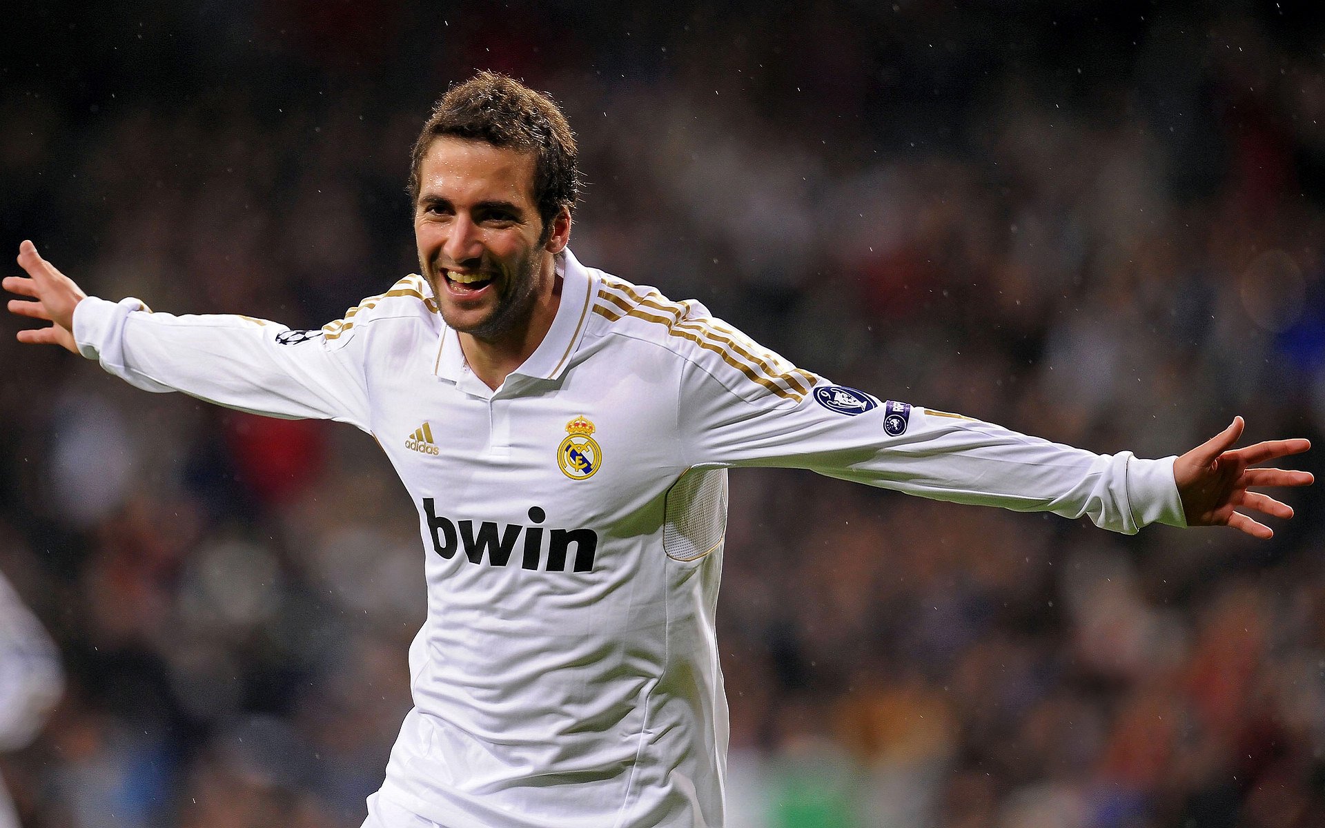 摩纳哥仰泳选手技术细腻，摩纳哥王妃游泳